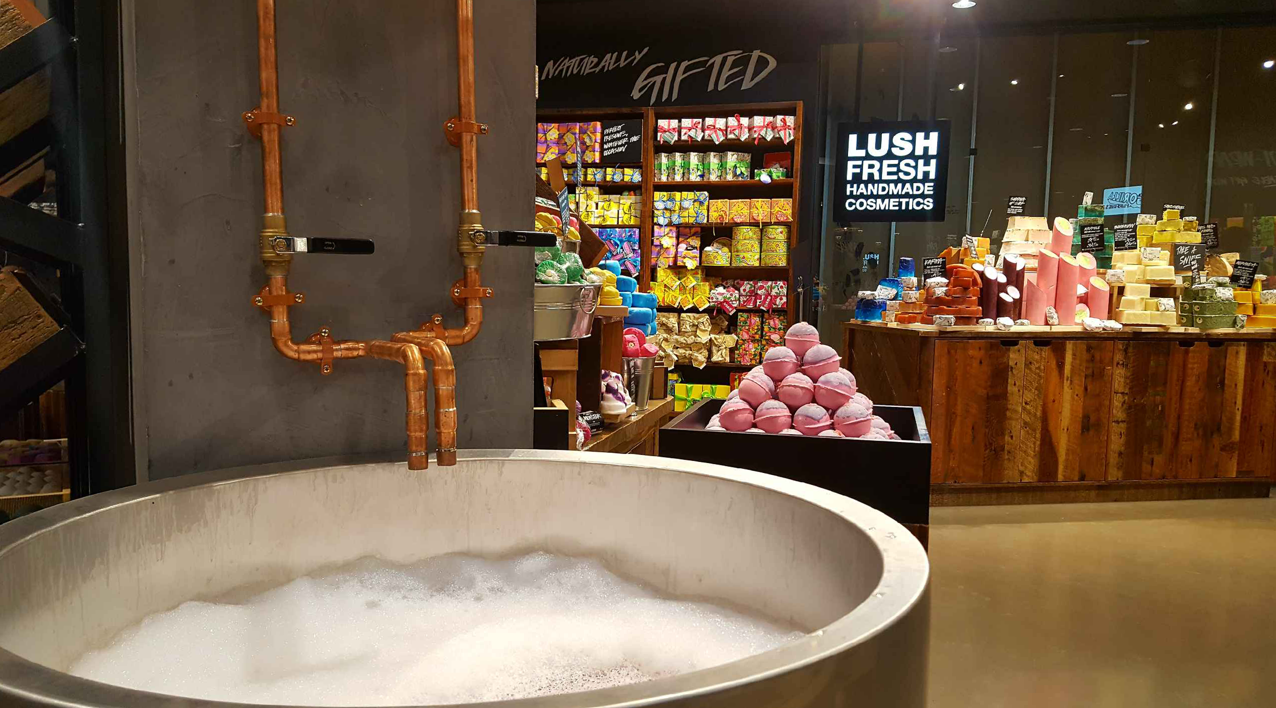 LUSH Fresh Handmade Cosmetics - Walden Galleria