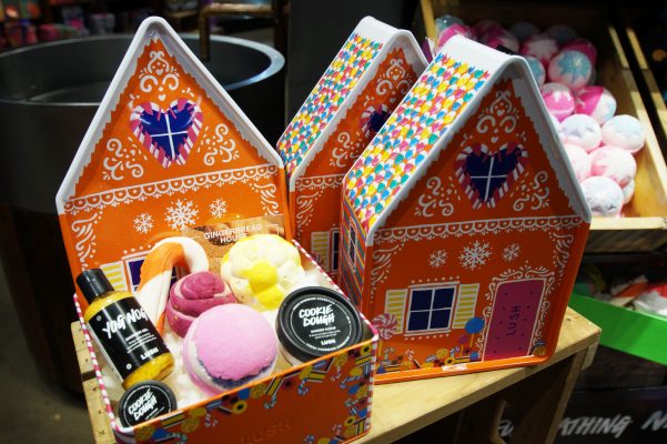 Lush Gingerbread Holiday Gift Set 19