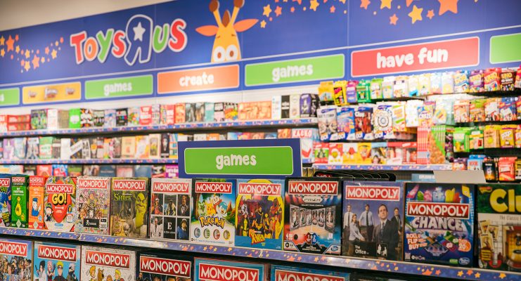 Toys R Us Holiday Shop PR Image